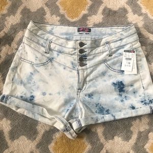 NWT ACID WASH JEAN SHORTS